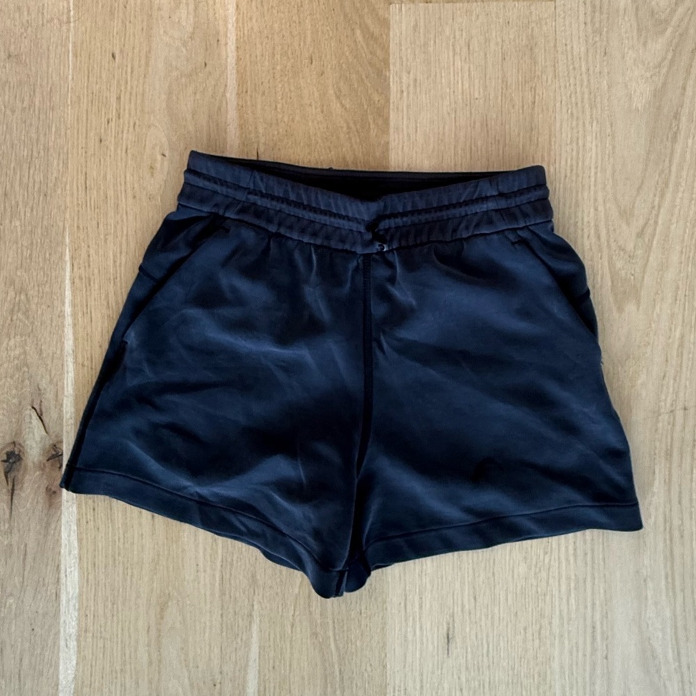 Lululemon Softstream HR Short 4” Black - Size 4